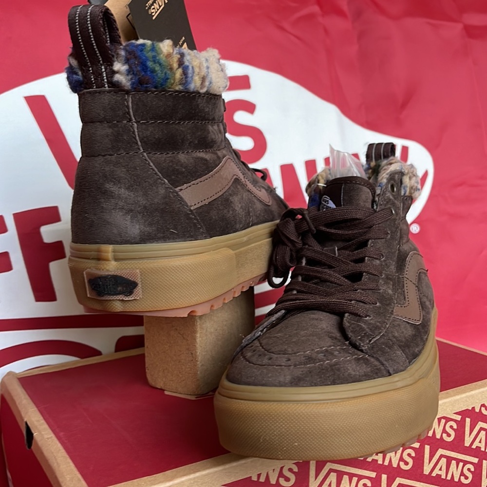 Vans Men’s Sk8-Hi Mte-1
Brown/Gum
VN0A5HZYB7G
 boots - Picture 10 of 16